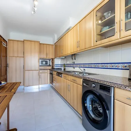 Miller Street Apartment *